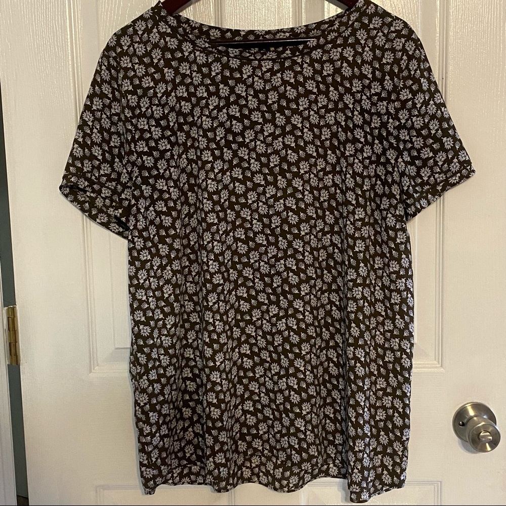 Women's flower print top